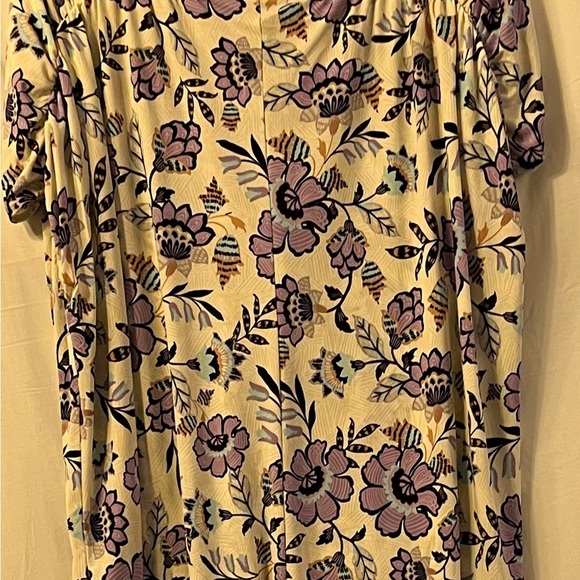 Lane Bryant Cream and Purple Ruched Floral Blouse - Picture 2 of 4